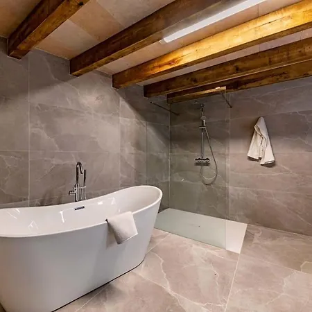 Townhouse Teluo - In The Heart Of
